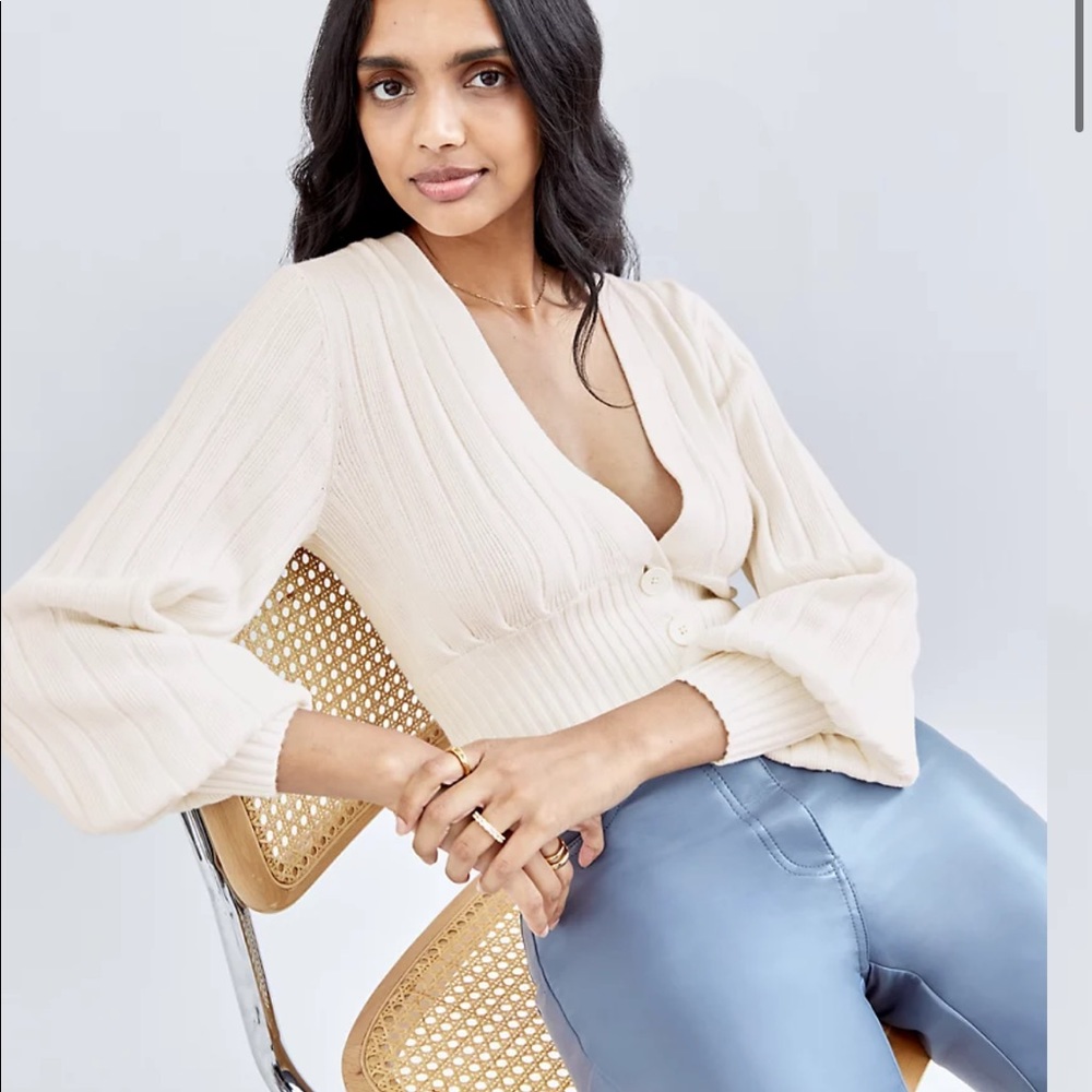wilfred aritzia plunge cardigan cream great condition